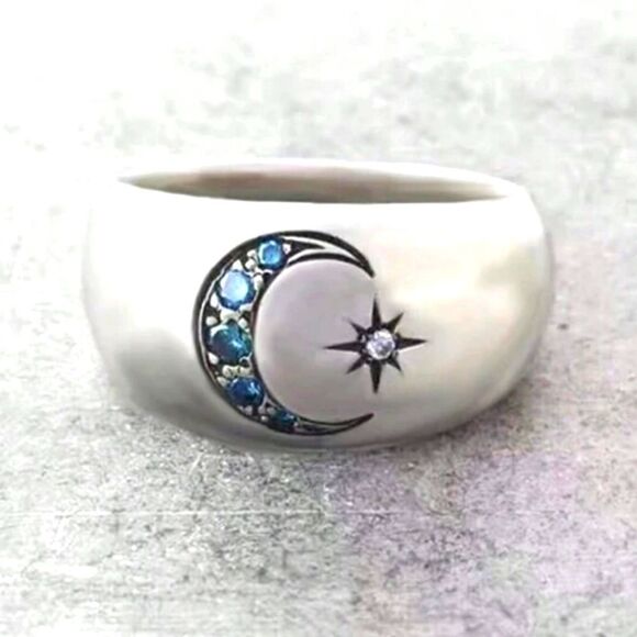 Blue zircon ring carved with sun and moon for women silver color - Picture 2 of 3